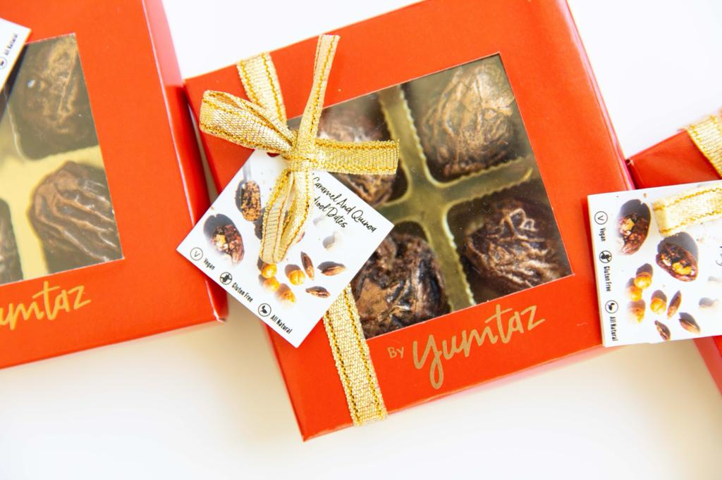 Gift option with 12 Salted Caramel and Quinoa Stuffed Medjool Dates